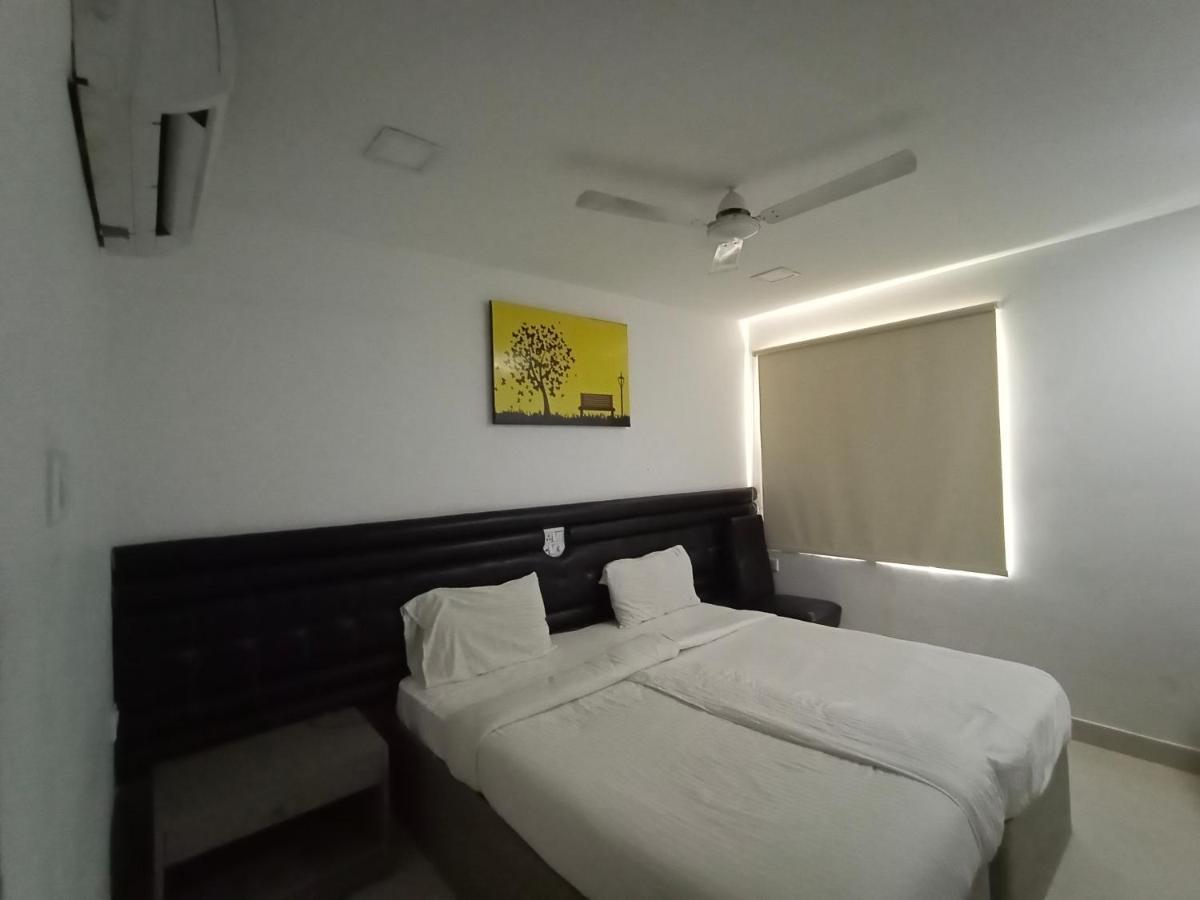 La Riviera Suites Hyderabad Exterior photo