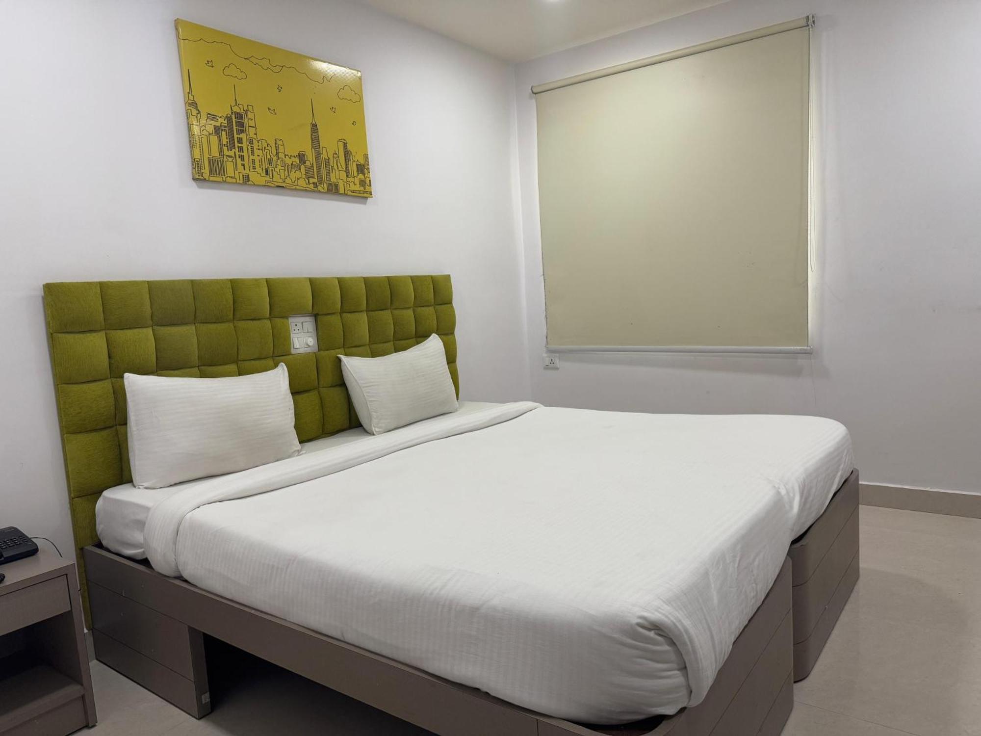 La Riviera Suites Hyderabad Exterior photo