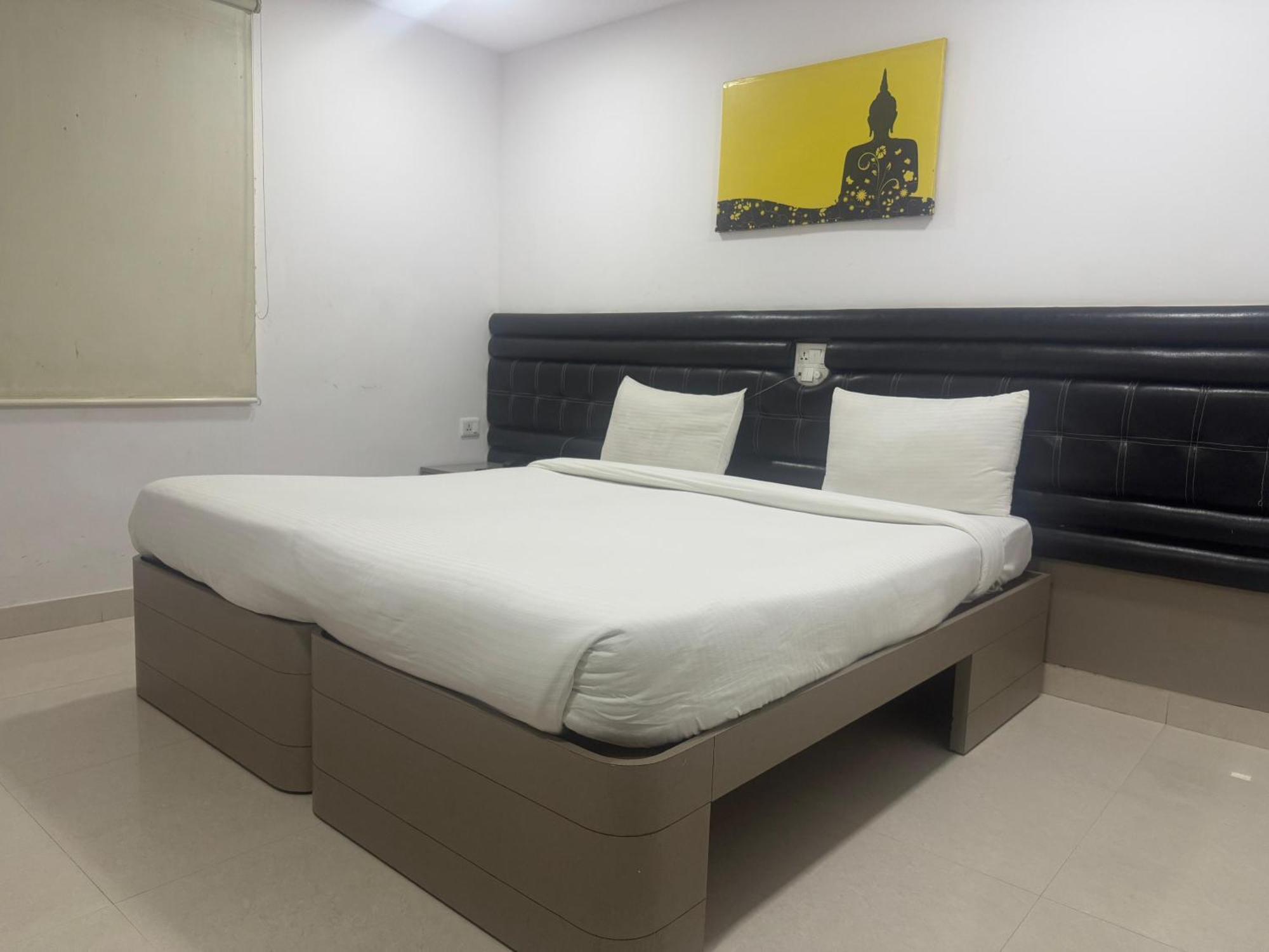 La Riviera Suites Hyderabad Exterior photo